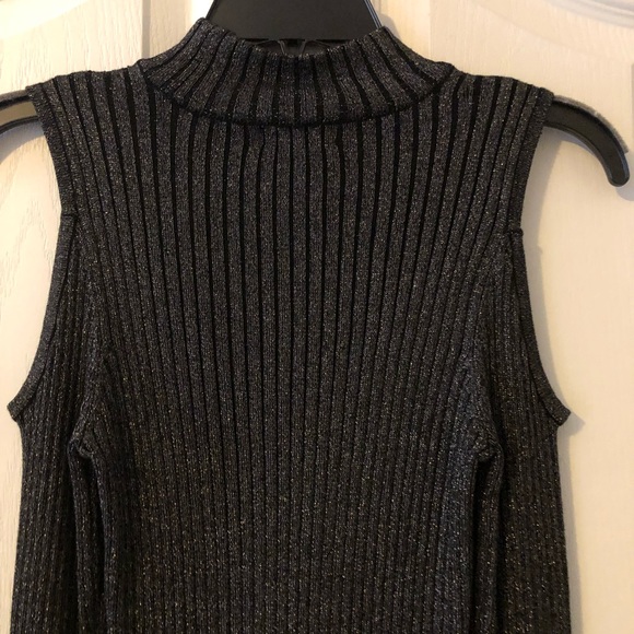 Verve Ami Black Metallic Cold Shoulder Long Sleeved Turtleneck Top Small NWT - Picture 7 of 10